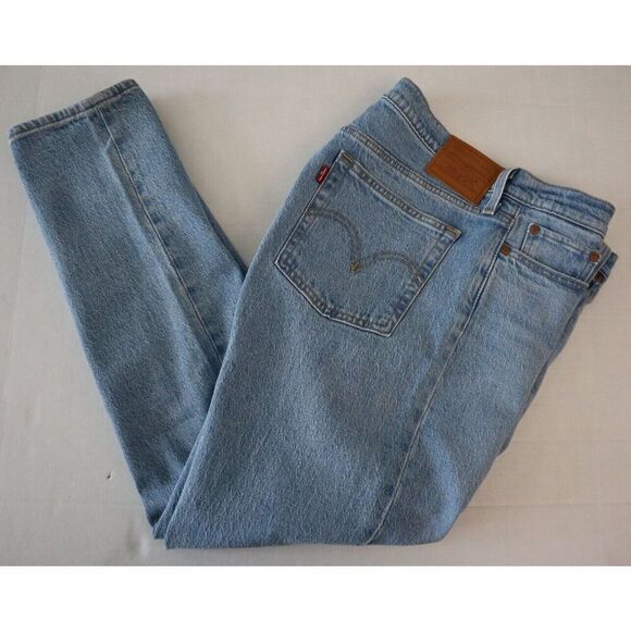 Levi's Women's Sz 29 Light Wash Wedgie Icon Fit Button-Fly Ankle Jeans - Picture 6 of 8